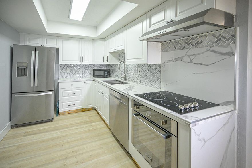 Beautiful 2 bedroom, 2 bathroom, split floor plan with assigned parking plus bike room, freshly painted, remodeled kitchen with stainless steel appliances, nice walk-in-closet and washer and dryer unit. It can be rented yearly only. The recently refreshed and well-kept Parc Plaza condominium, a minute away of Lincoln Road and the ocean boardwalk across from The Jackie Gleason Theatre. Great South-East corner unit and location with high walk ability, secure building with 24/7 Doorman, sauna, heated swimming pool, state-of-the-art gym, social room with pool table, and meditation garden. Available in October 1st.