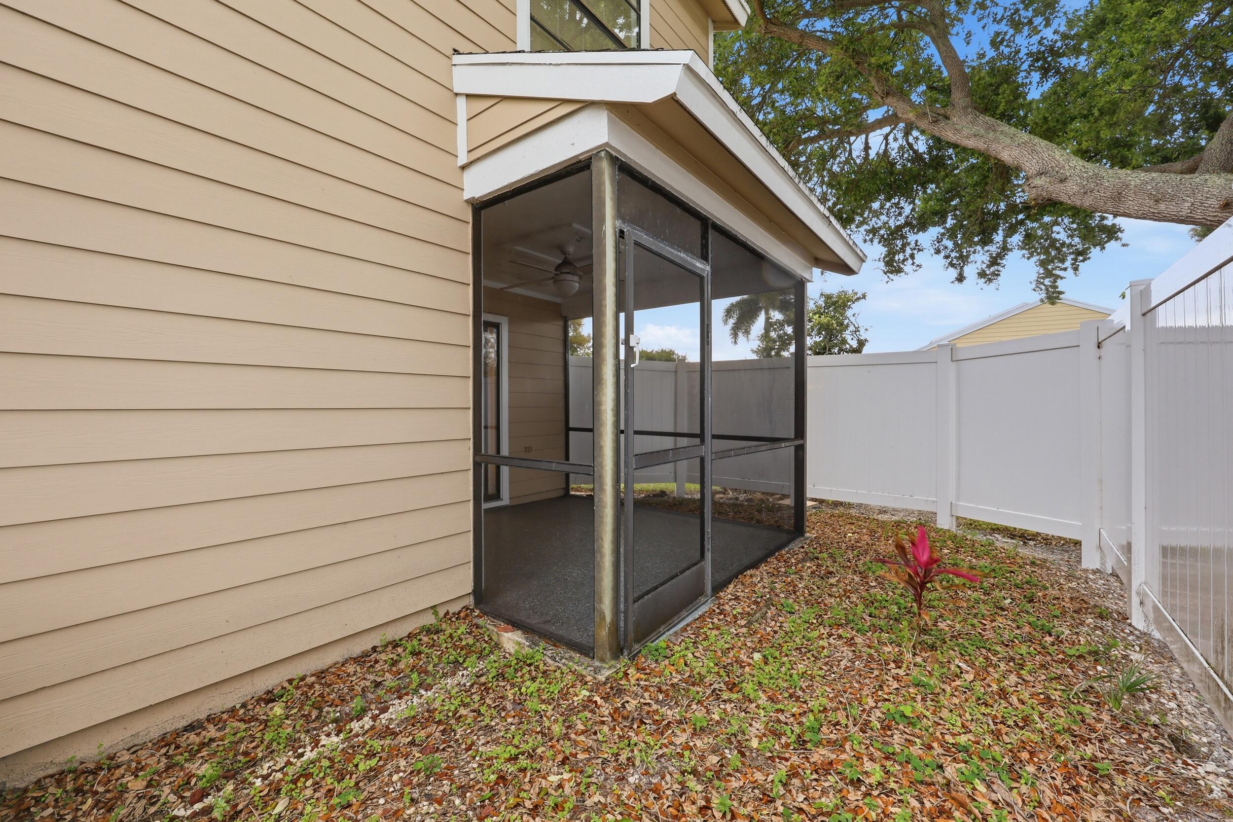 JUPITER VILLAGE TOWNHOMES - Residential