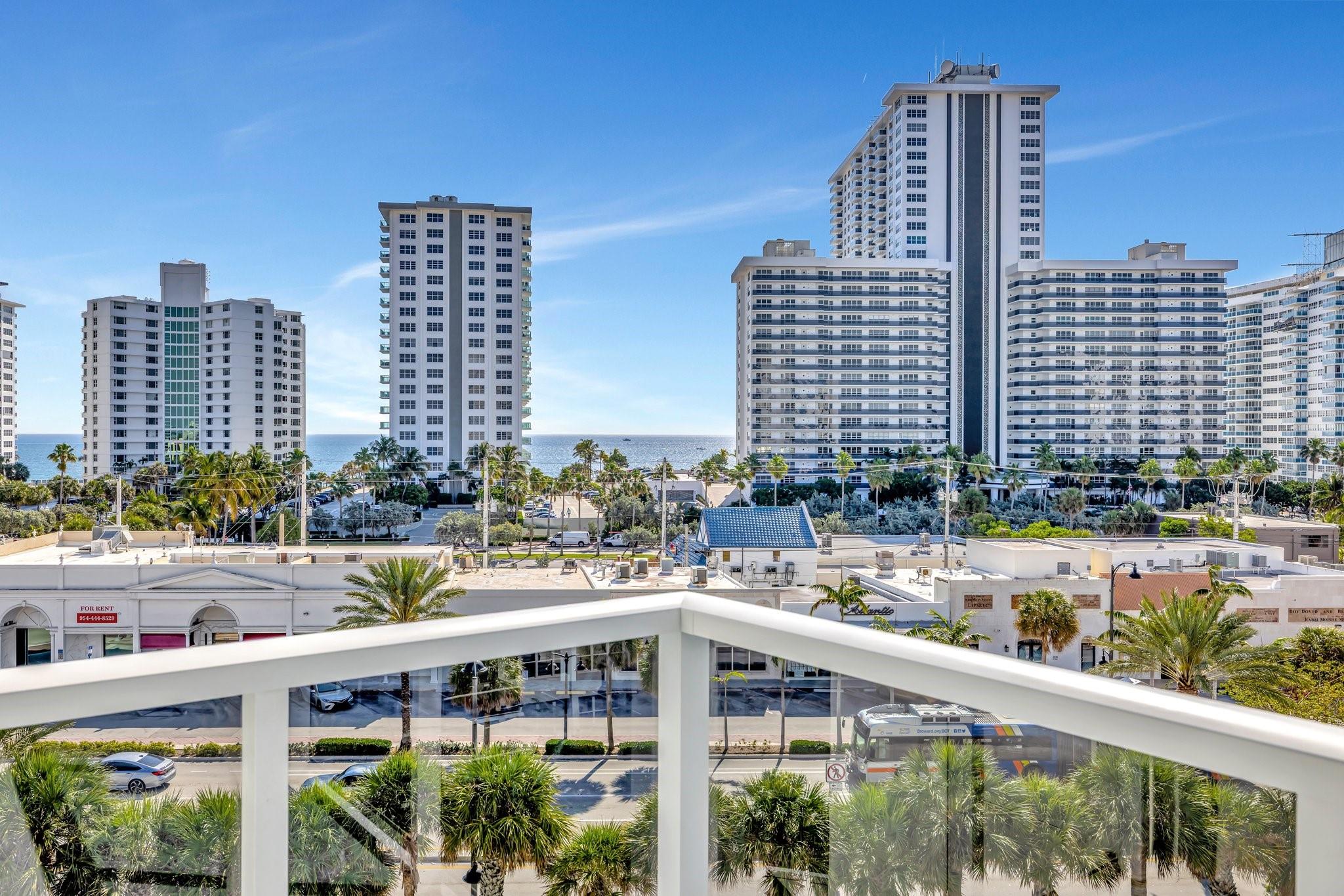 Coral Ridge Towers East - Residential