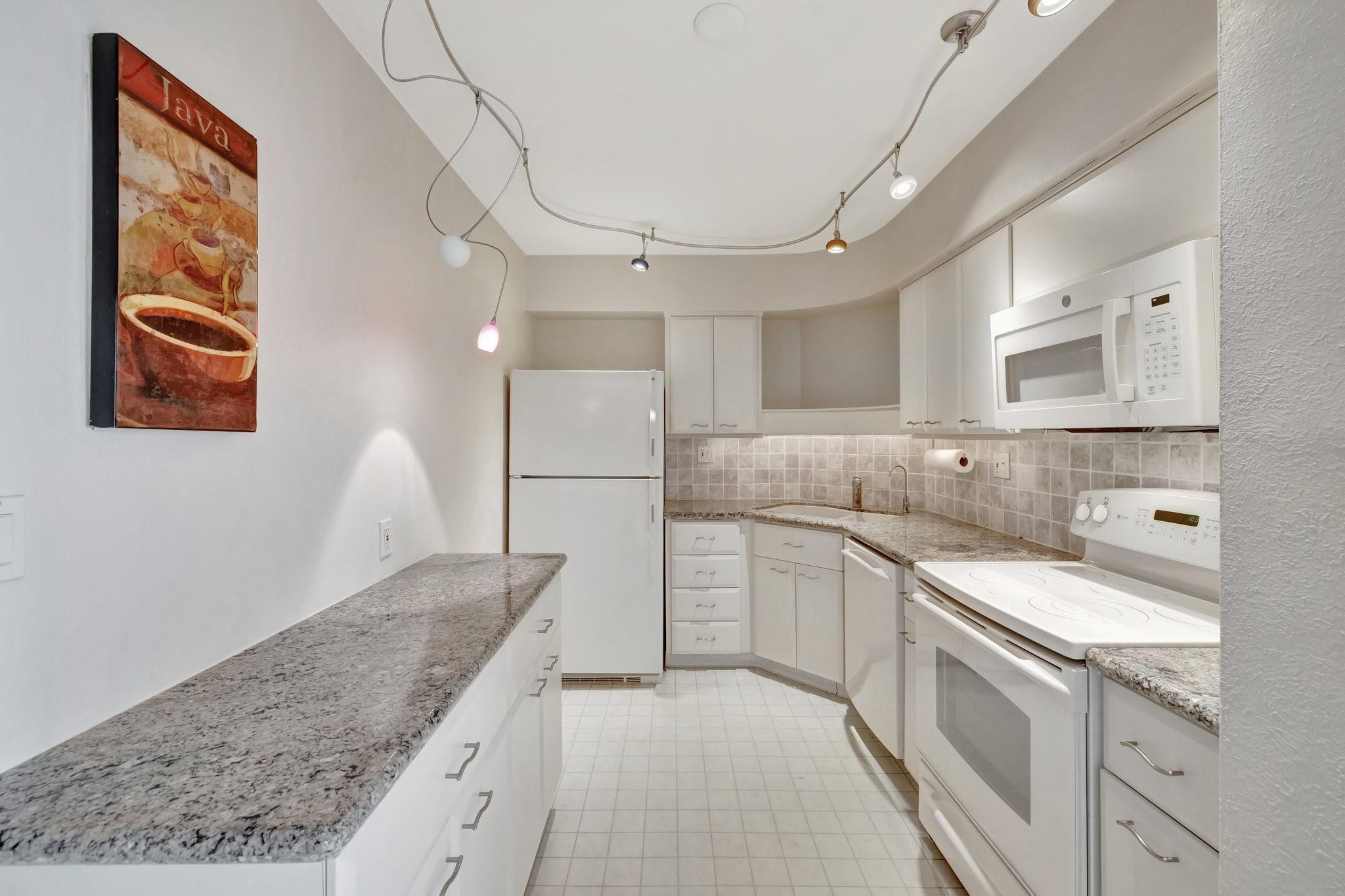 Coral Ridge Towers East - Residential