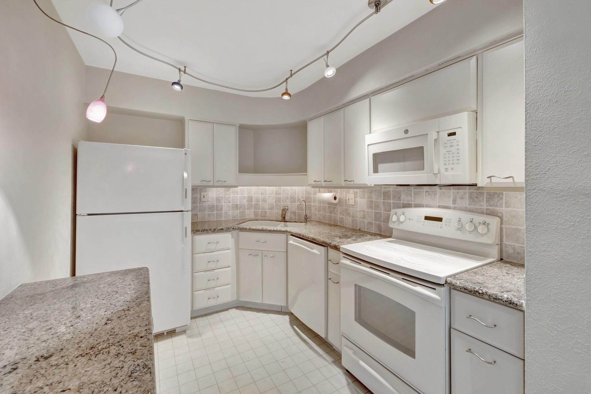 Coral Ridge Towers East - Residential