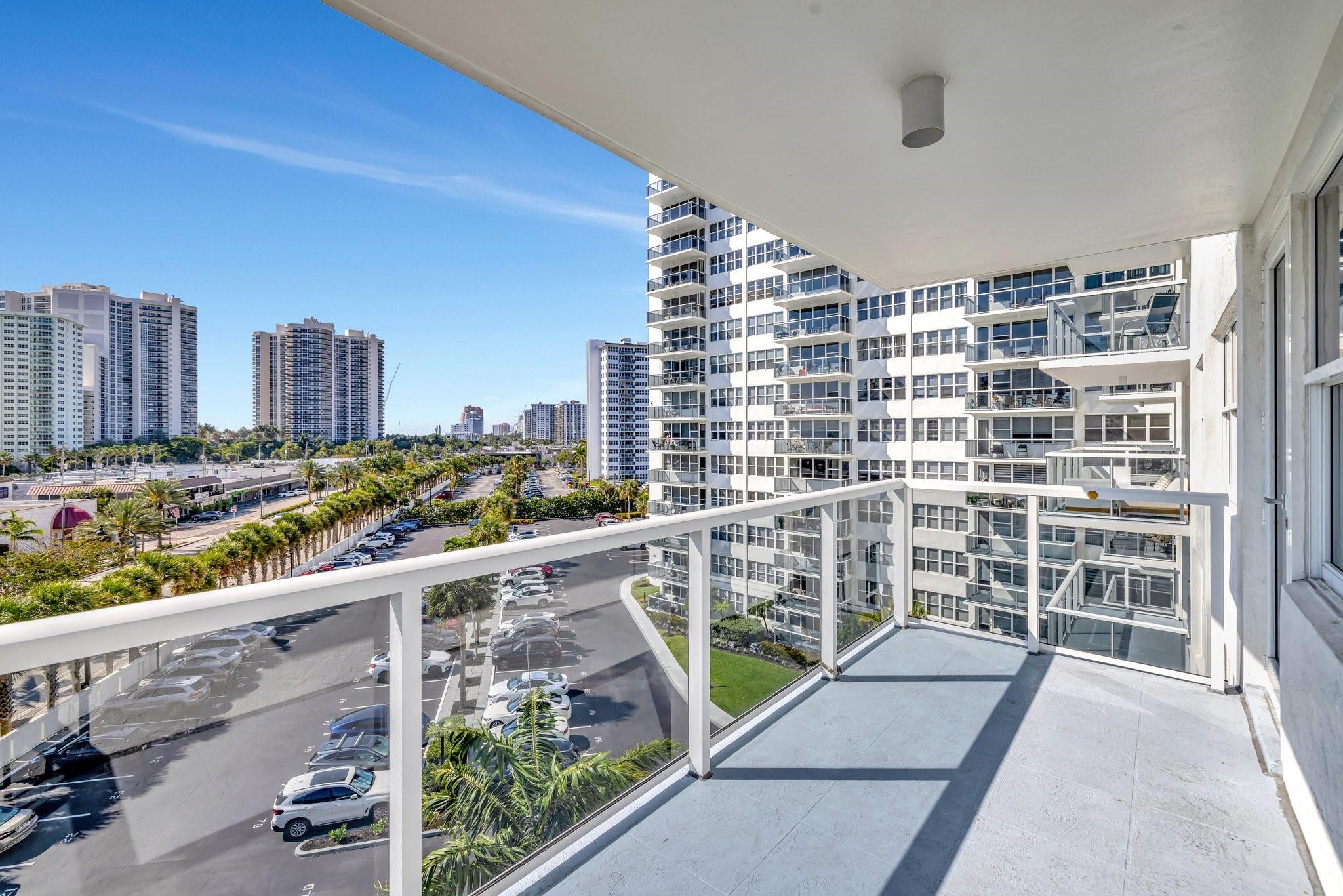 Coral Ridge Towers East - Residential
