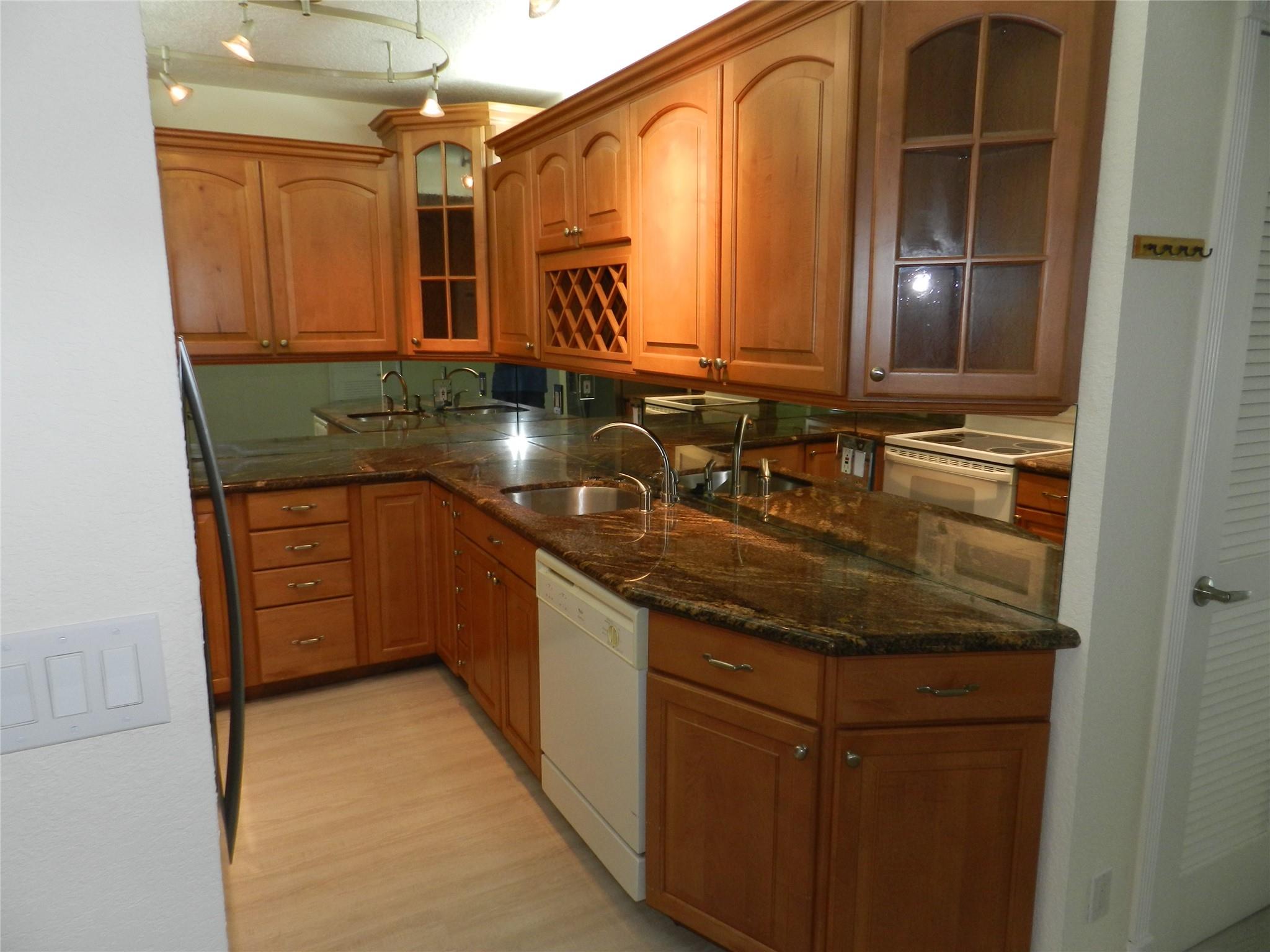 6307 Bay Club Dr 2
