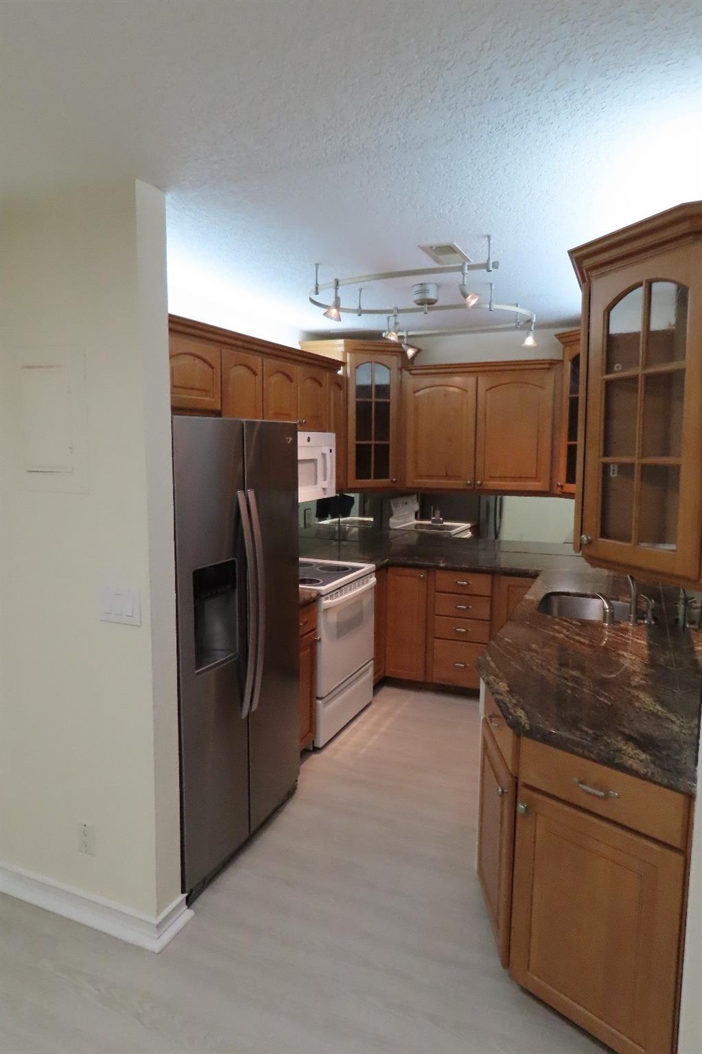 6307 Bay Club Dr 2