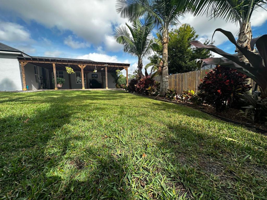 PORT ST LUCIE SECTION 7 - Residential Lease