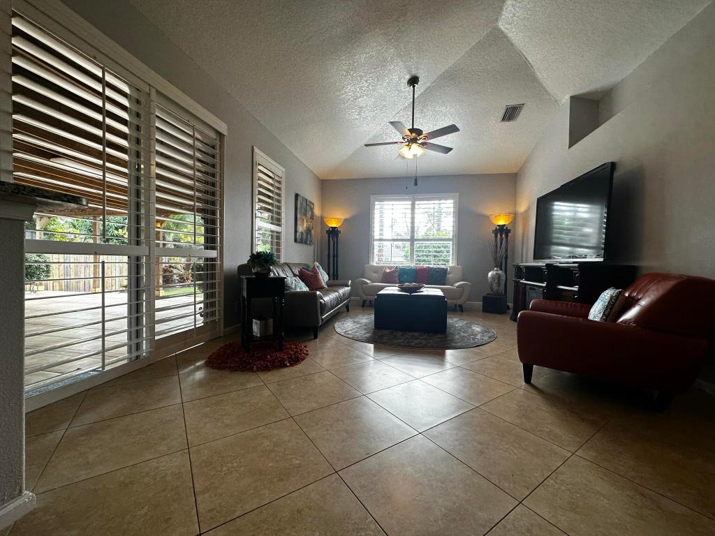 PORT ST LUCIE SECTION 7 - Residential Lease