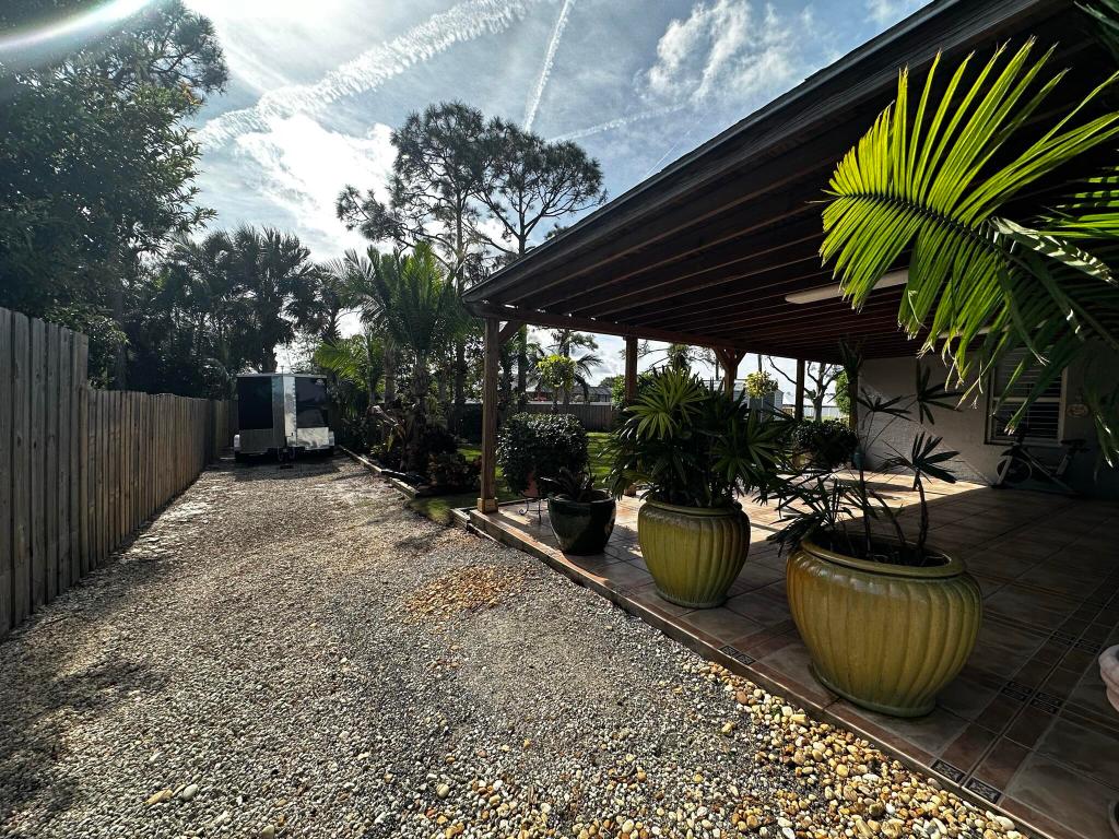 PORT ST LUCIE SECTION 7 - Residential Lease