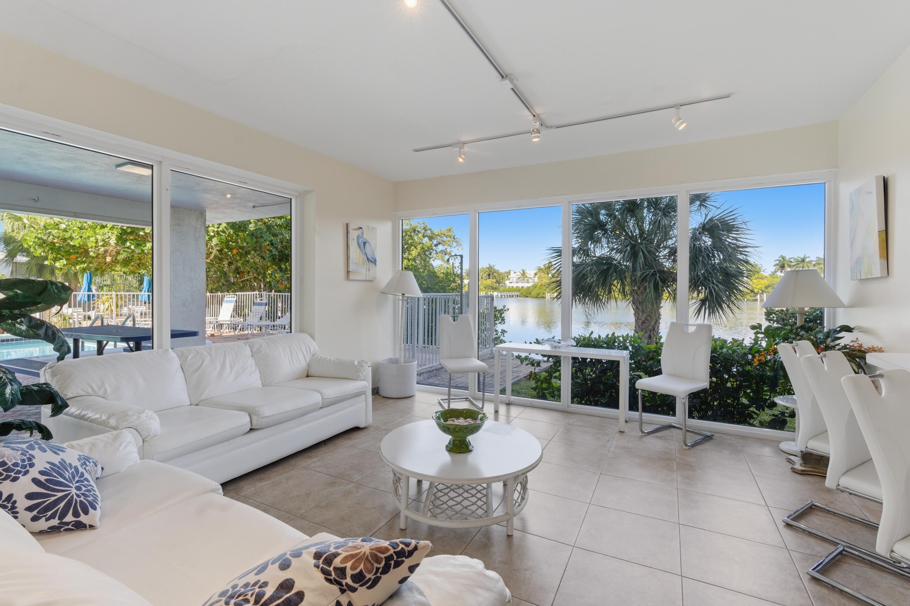 HORIZON WEST CONDO - Residential