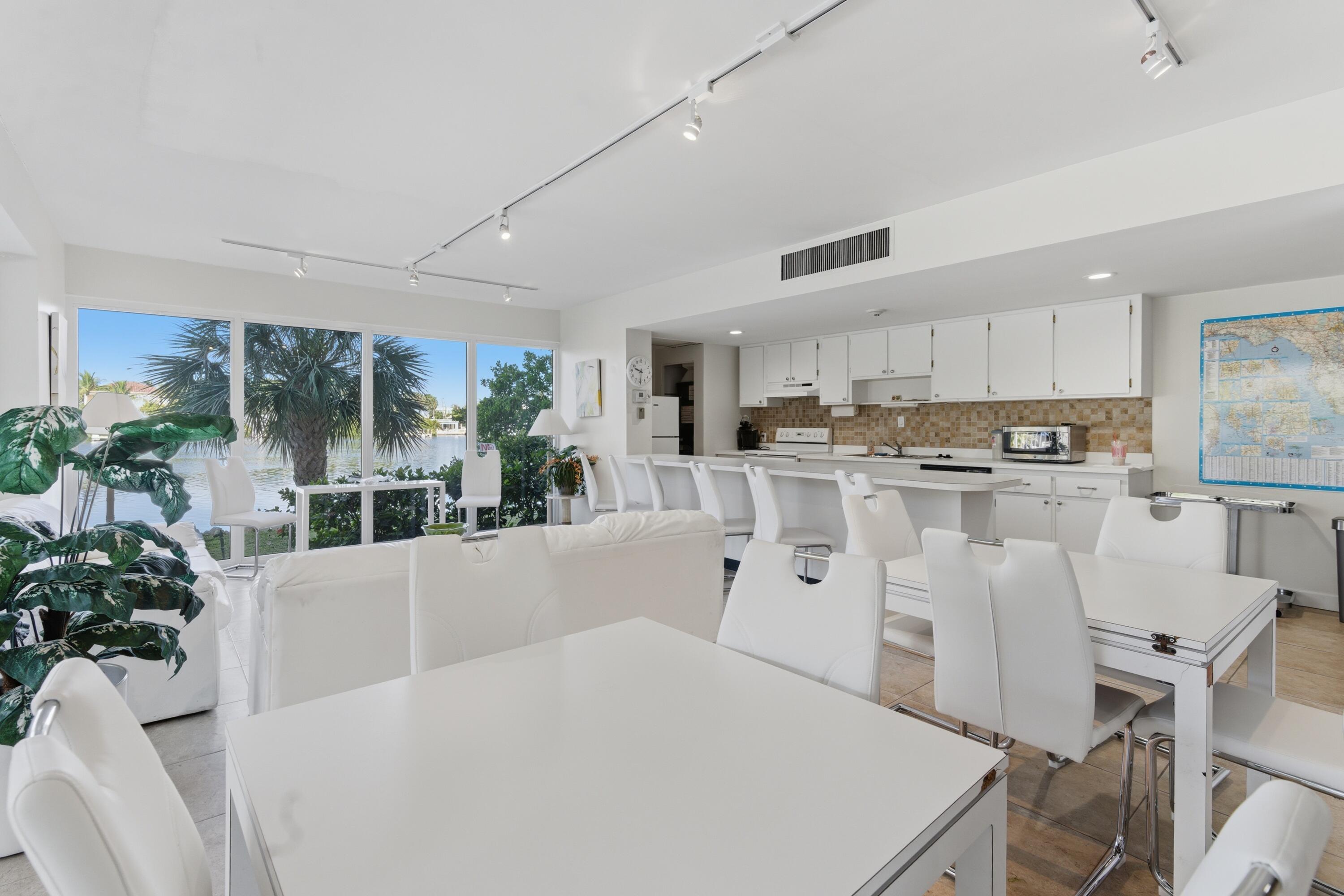 HORIZON WEST CONDO - Residential