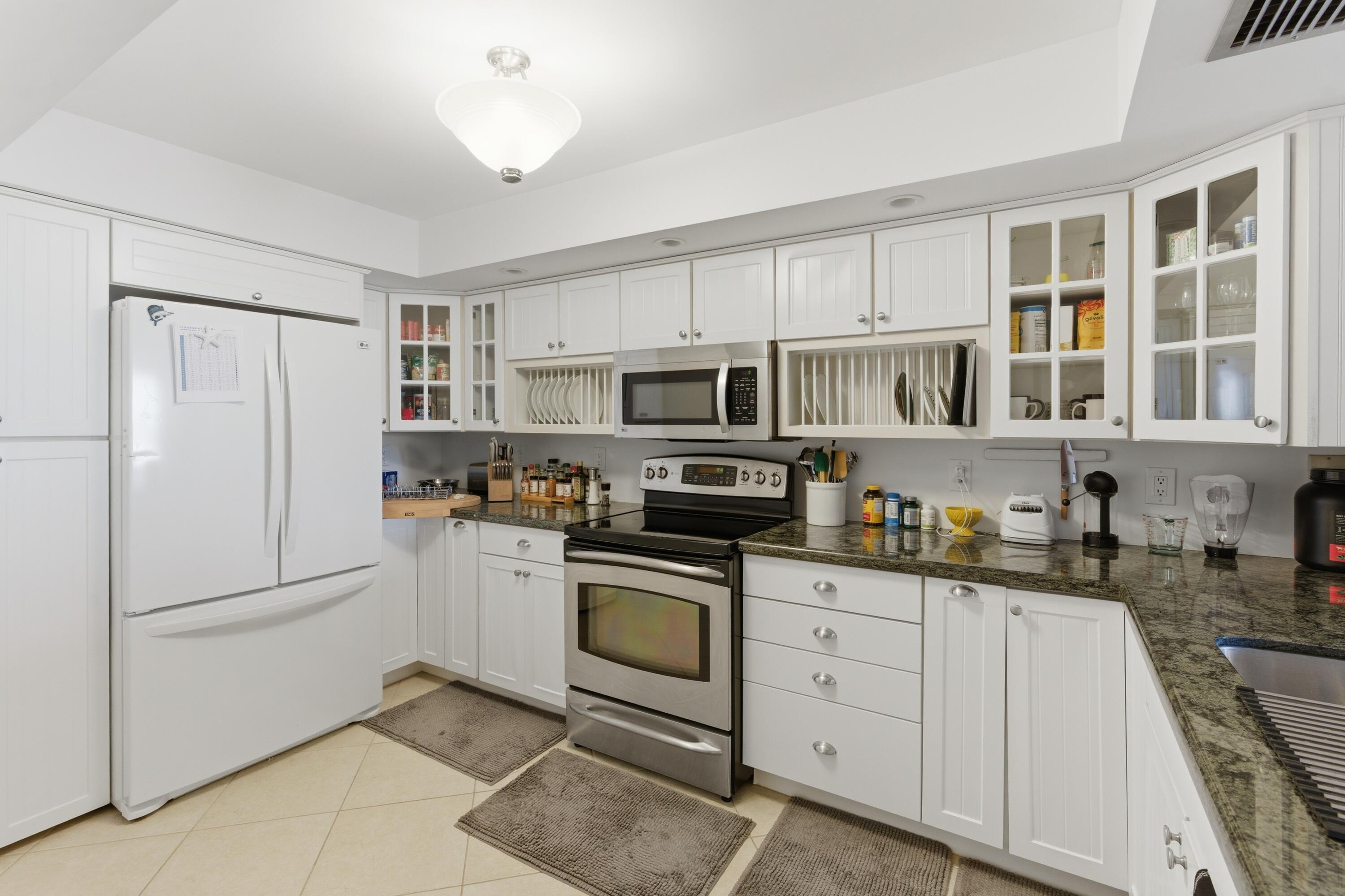 HORIZON WEST CONDO - Residential