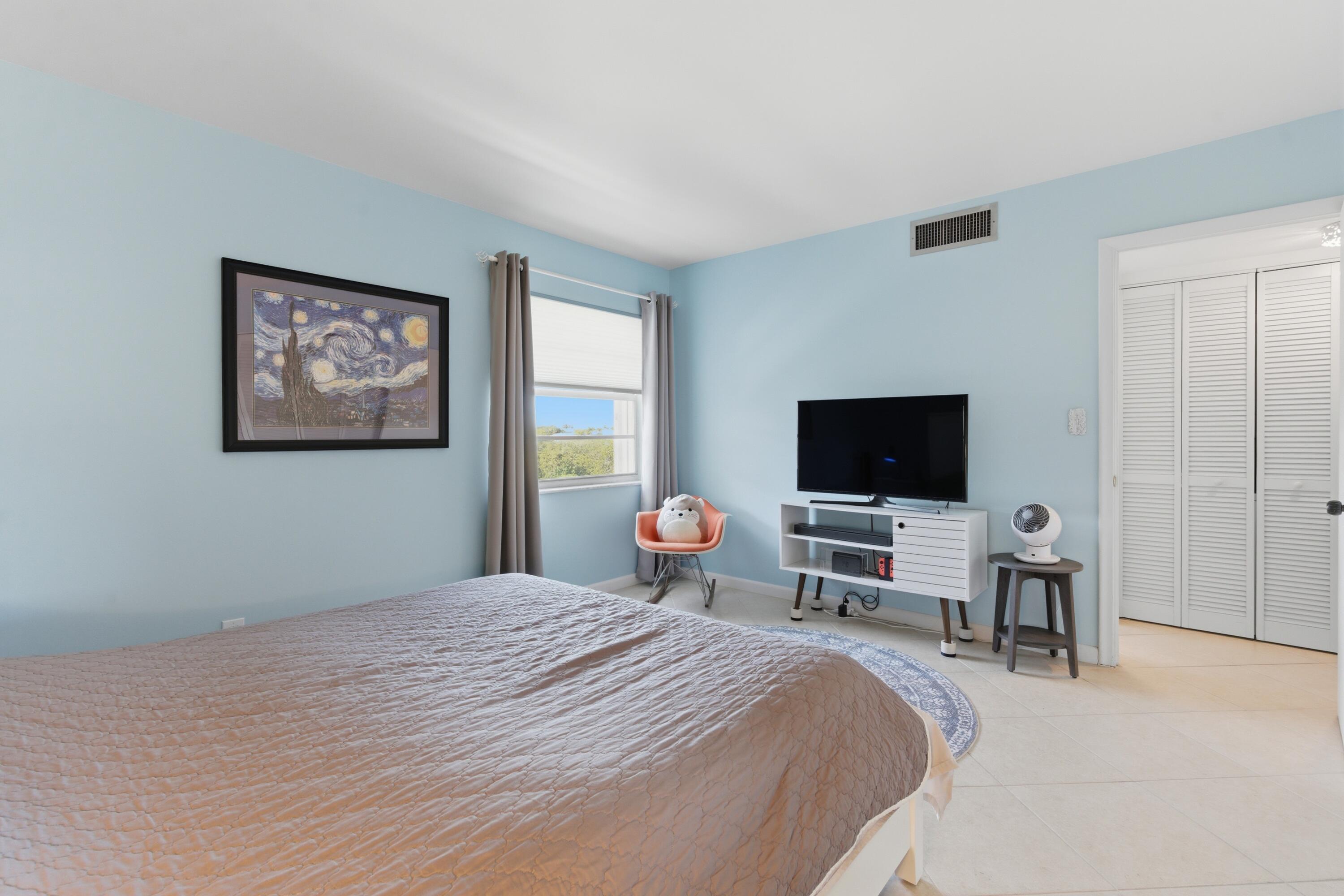 HORIZON WEST CONDO - Residential