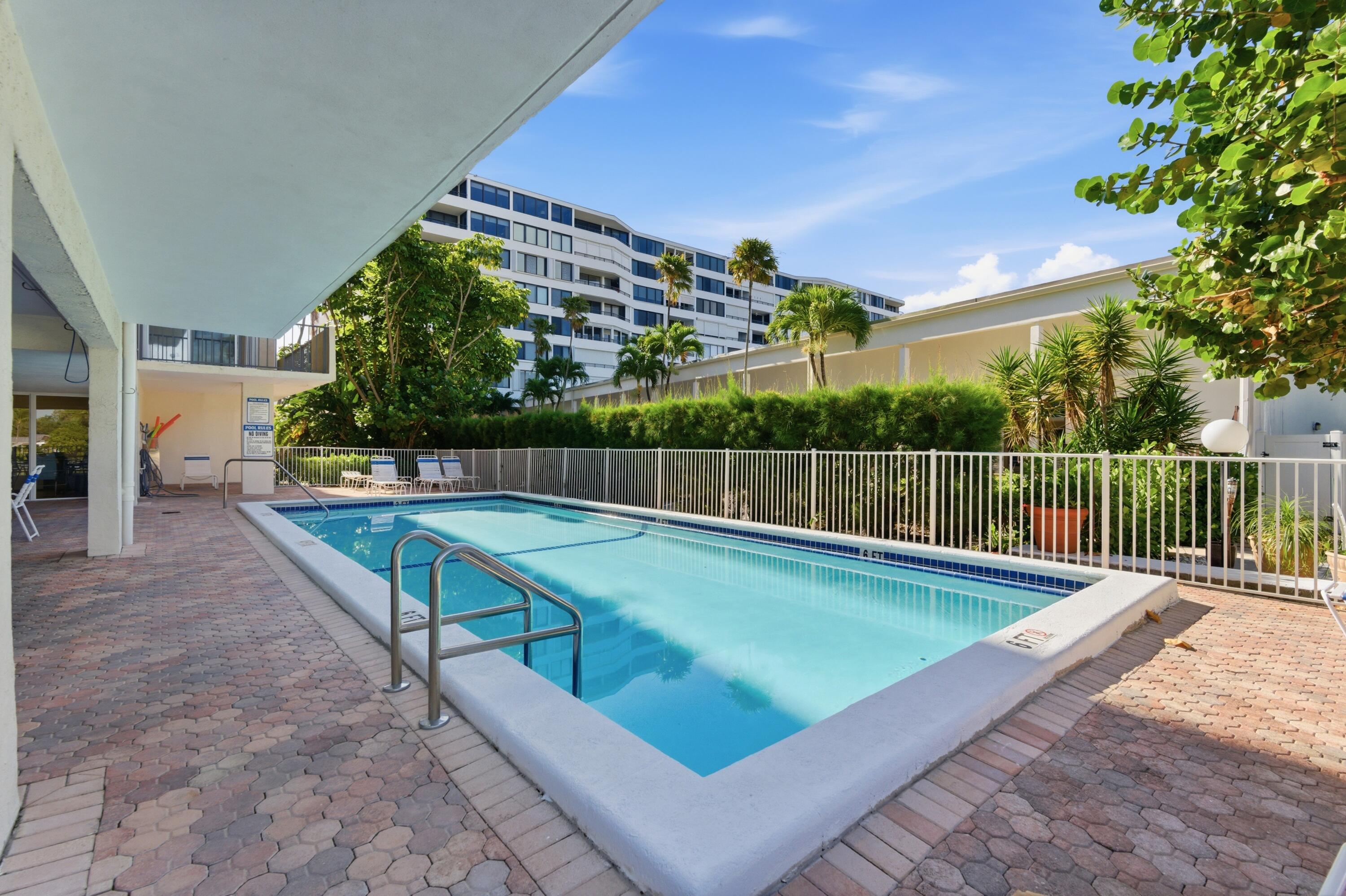 HORIZON WEST CONDO - Residential