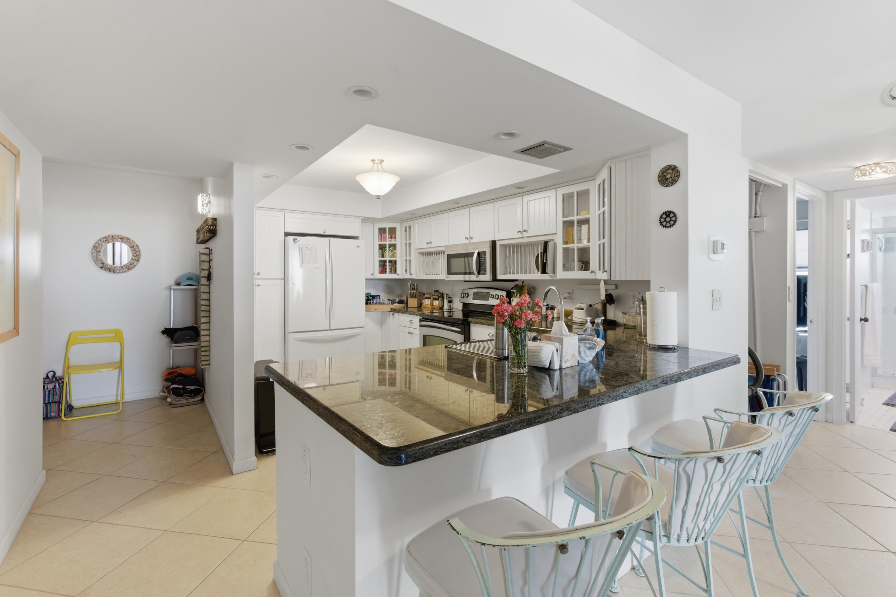 HORIZON WEST CONDO - Residential