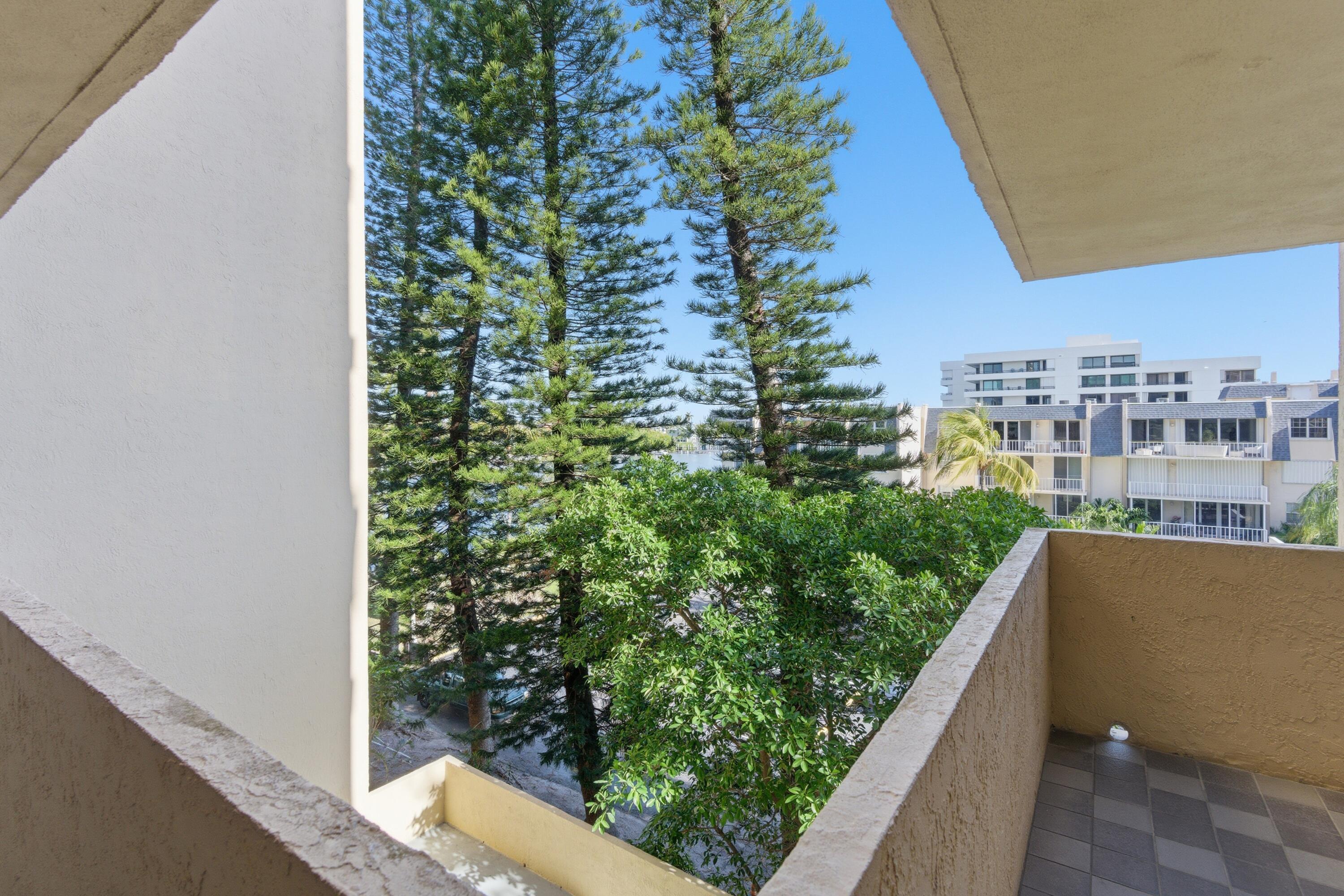 HORIZON WEST CONDO - Residential