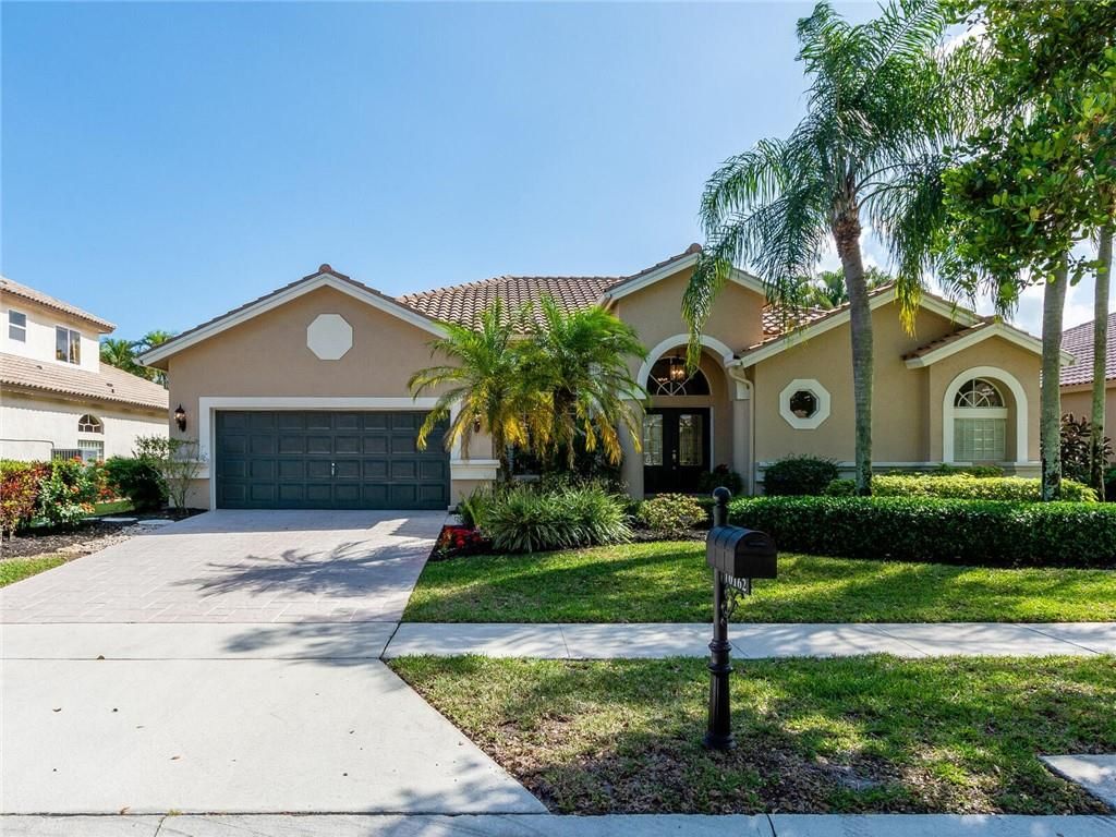 Photo of 10162 Lexington Estates Blvd, Boca Raton, FL 33428 (MLS # F10322260)