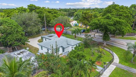 1005 NW 123rd St North Miami FL 33168