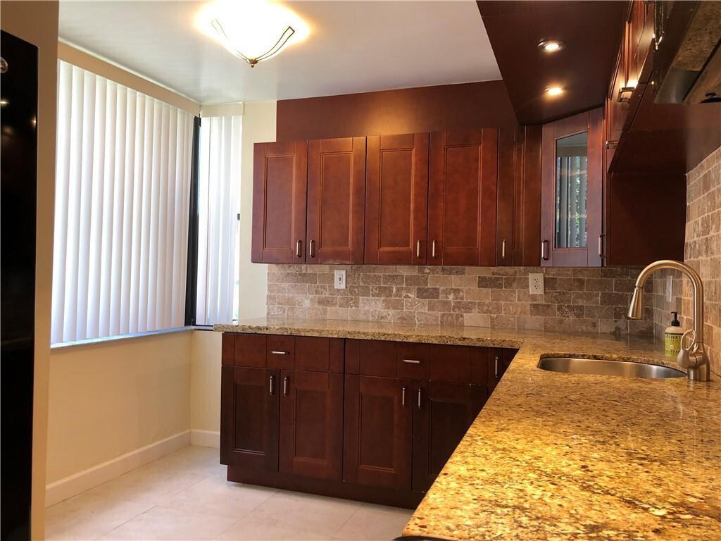 ROYAL PALM AT PLANTATION - Residential