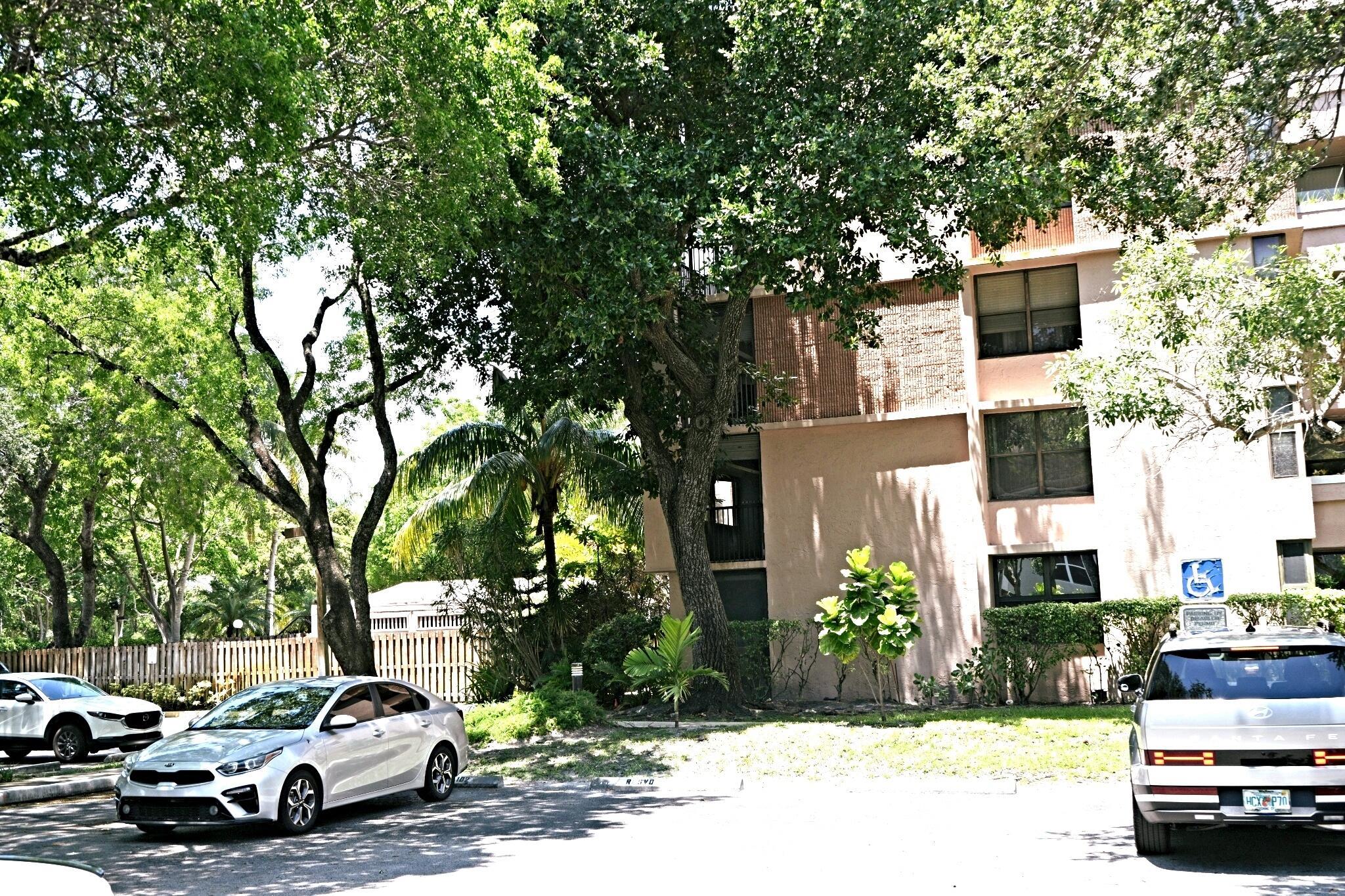 ROYAL PALM AT PLANTATION - Residential