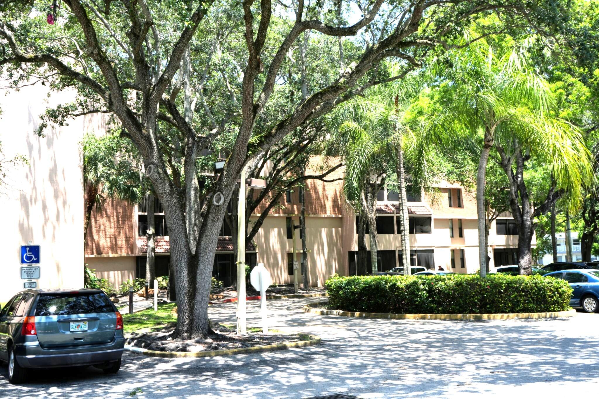 ROYAL PALM AT PLANTATION - Residential