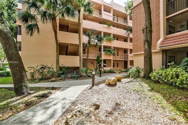 ROYAL PALM AT PLANTATION - Residential