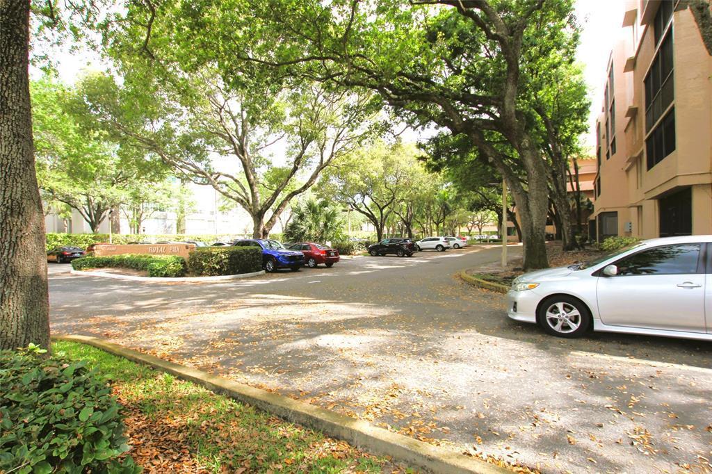 ROYAL PALM AT PLANTATION - Residential