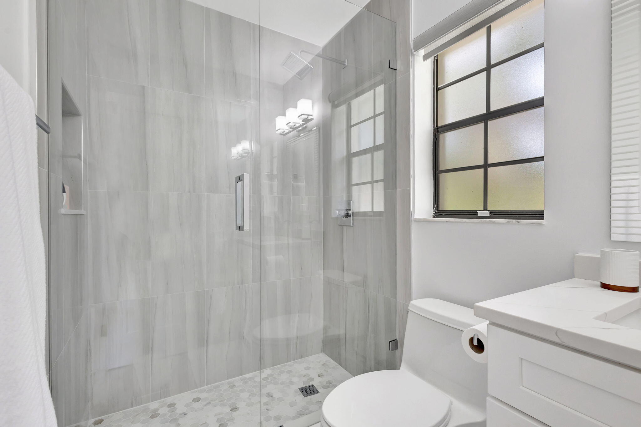 PGA RESORT COMMUNITY PL OF PRESTWICK CHASE UNIT 1 - Residential Lease