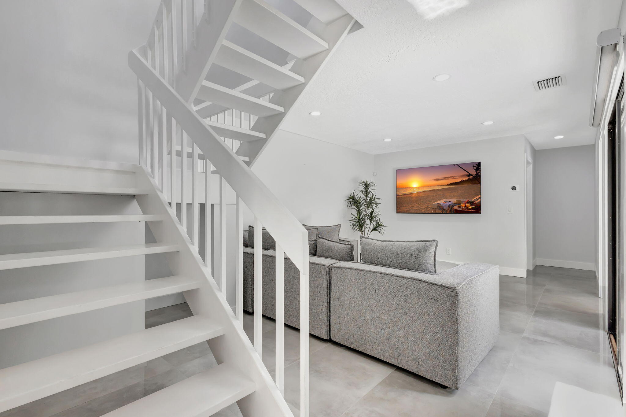 PGA RESORT COMMUNITY PL OF PRESTWICK CHASE UNIT 1 - Residential Lease