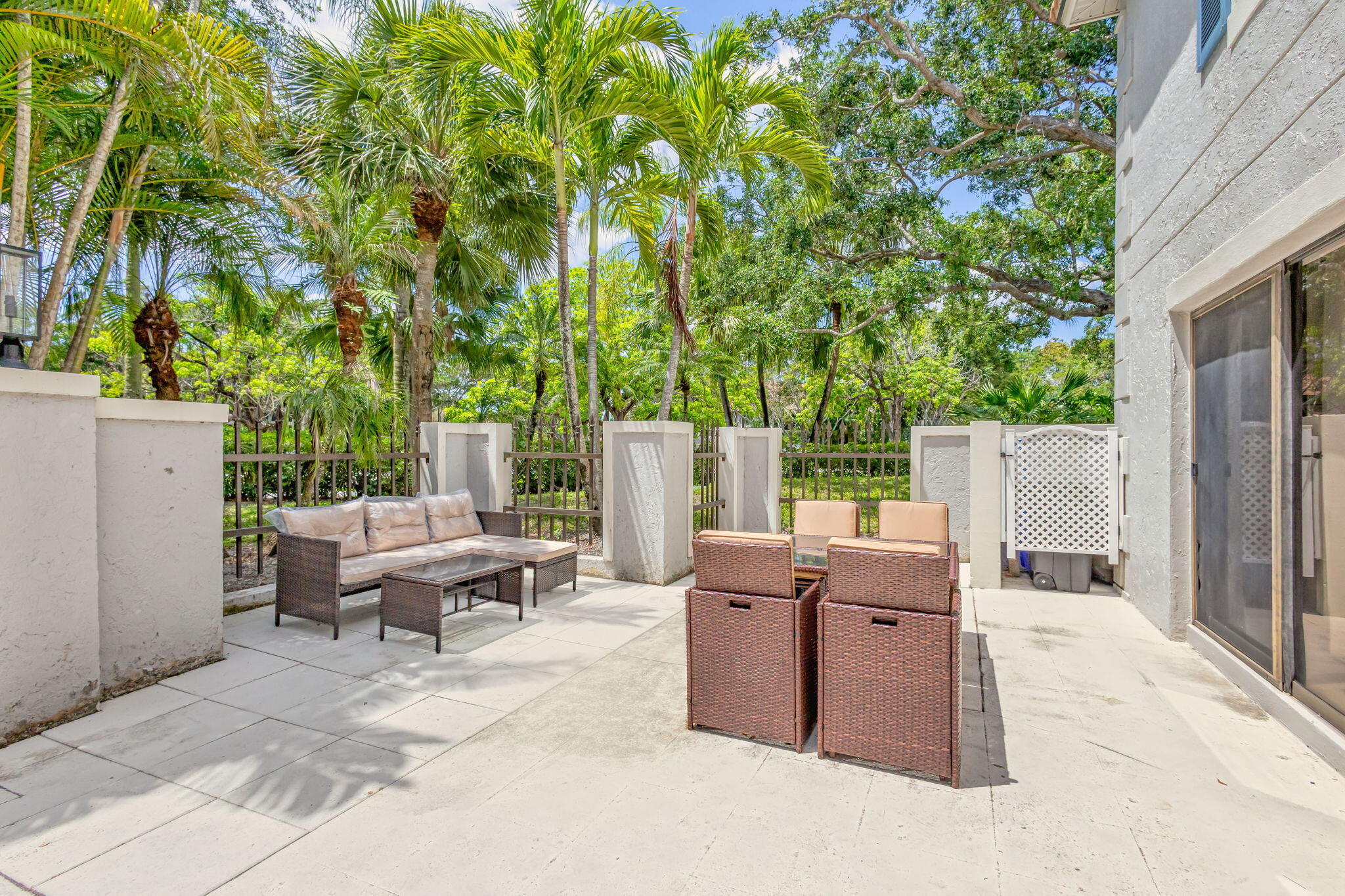 PGA RESORT COMMUNITY PL OF PRESTWICK CHASE UNIT 1 - Residential Lease