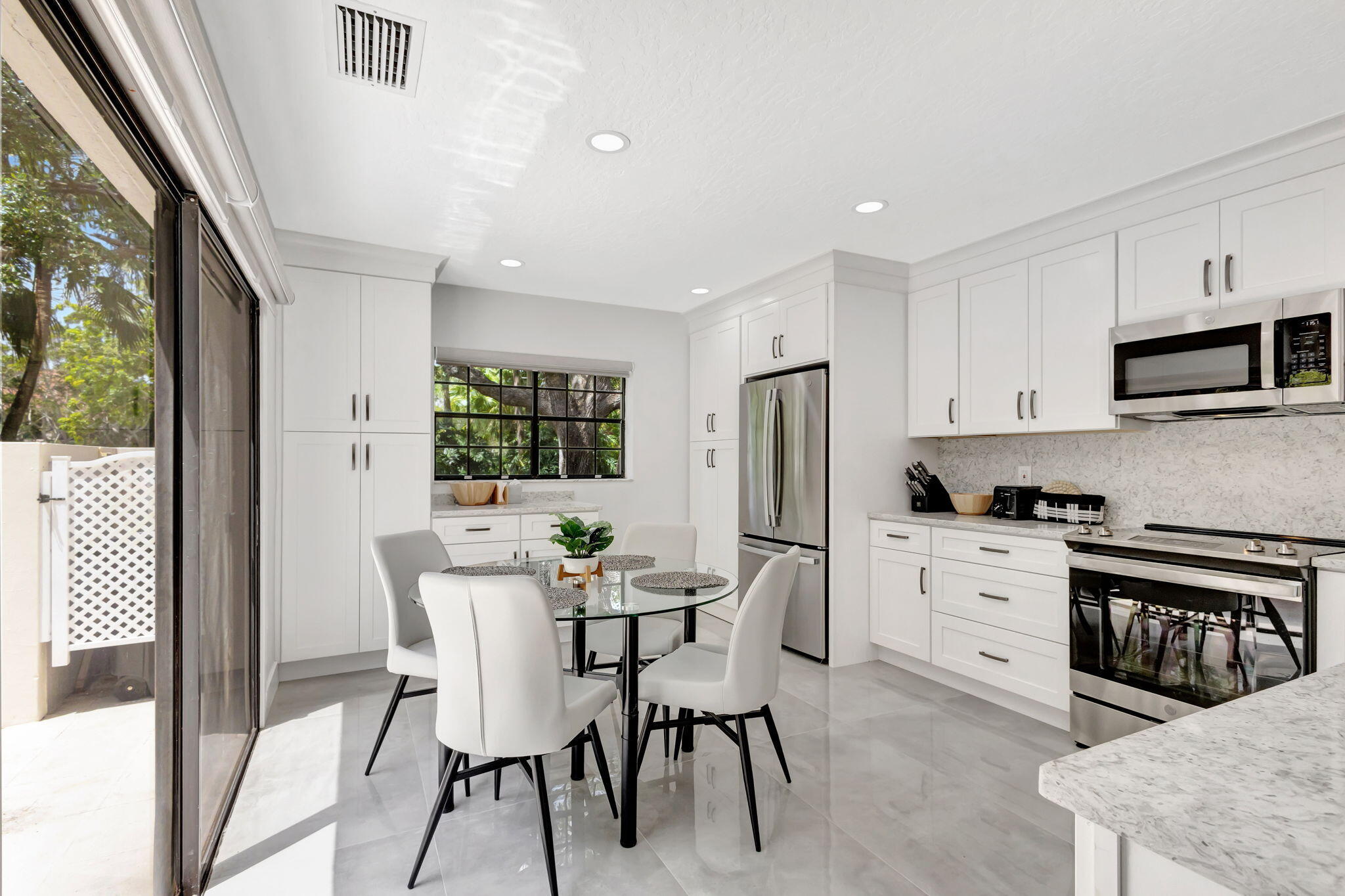 PGA RESORT COMMUNITY PL OF PRESTWICK CHASE UNIT 1 - Residential Lease