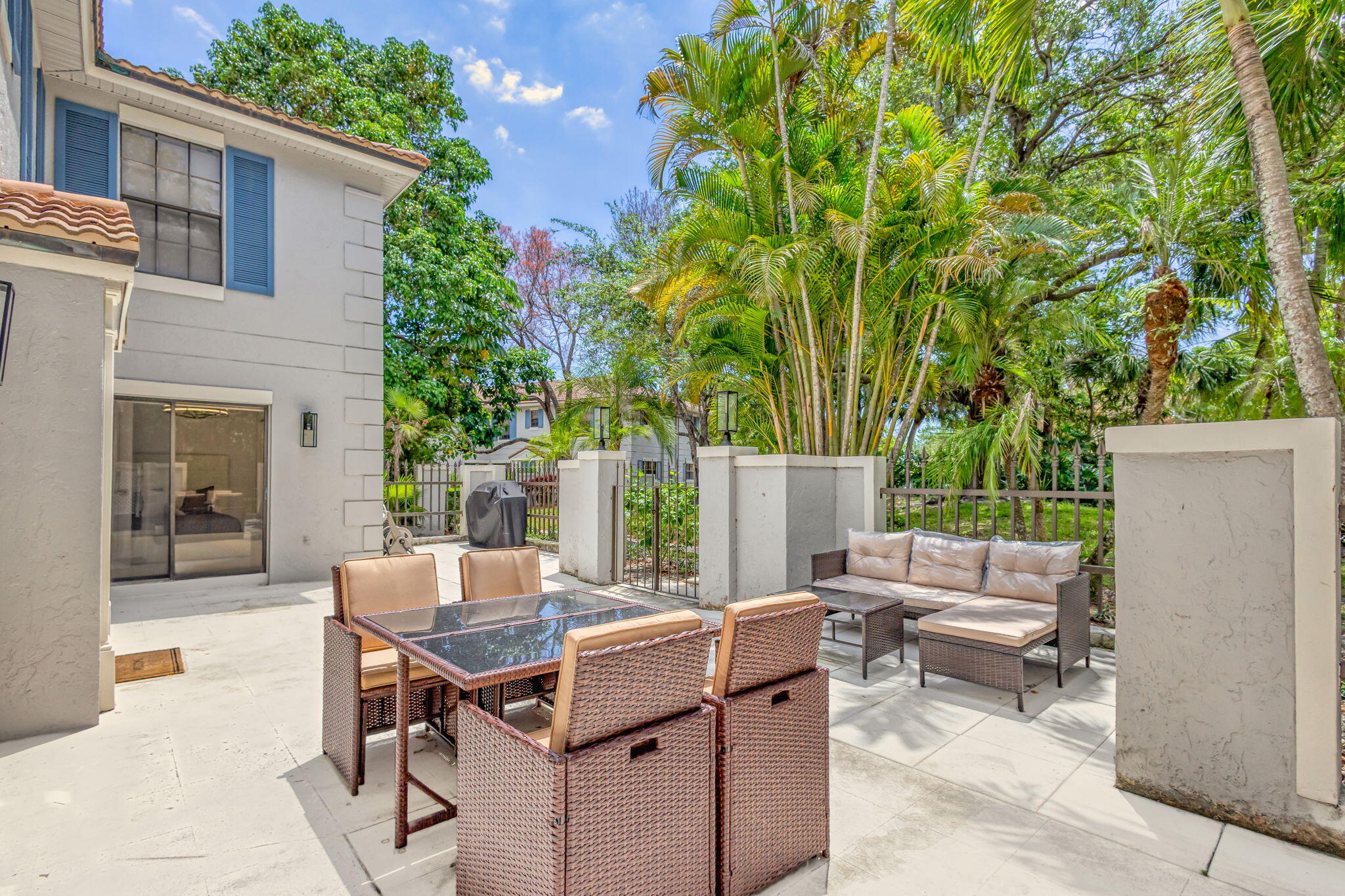 PGA RESORT COMMUNITY PL OF PRESTWICK CHASE UNIT 1 - Residential Lease