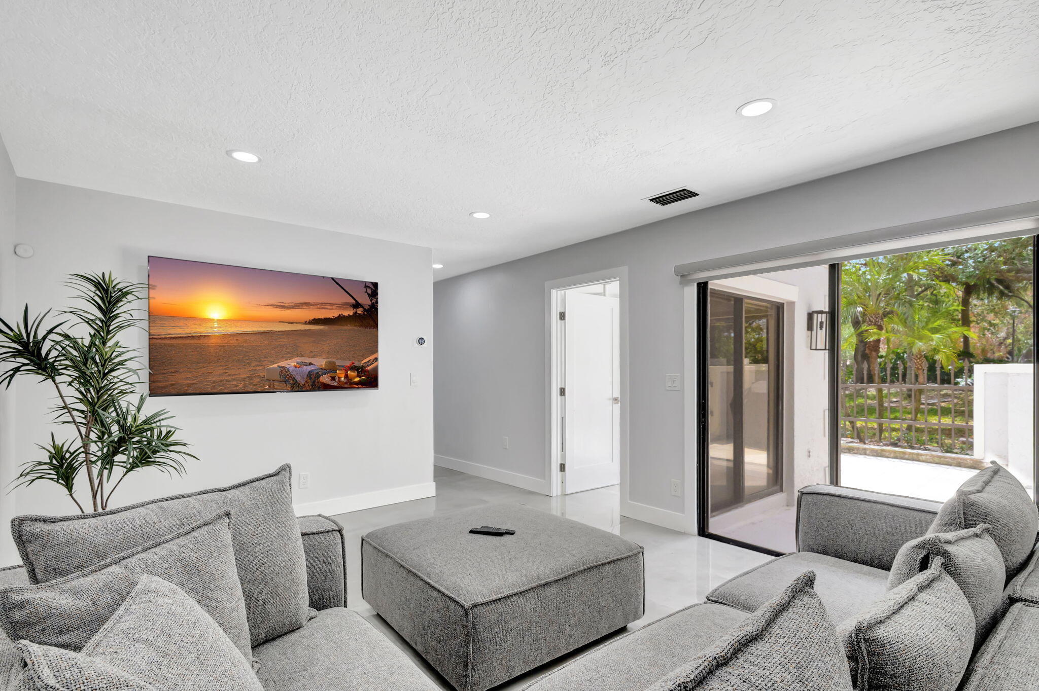 PGA RESORT COMMUNITY PL OF PRESTWICK CHASE UNIT 1 - Residential Lease