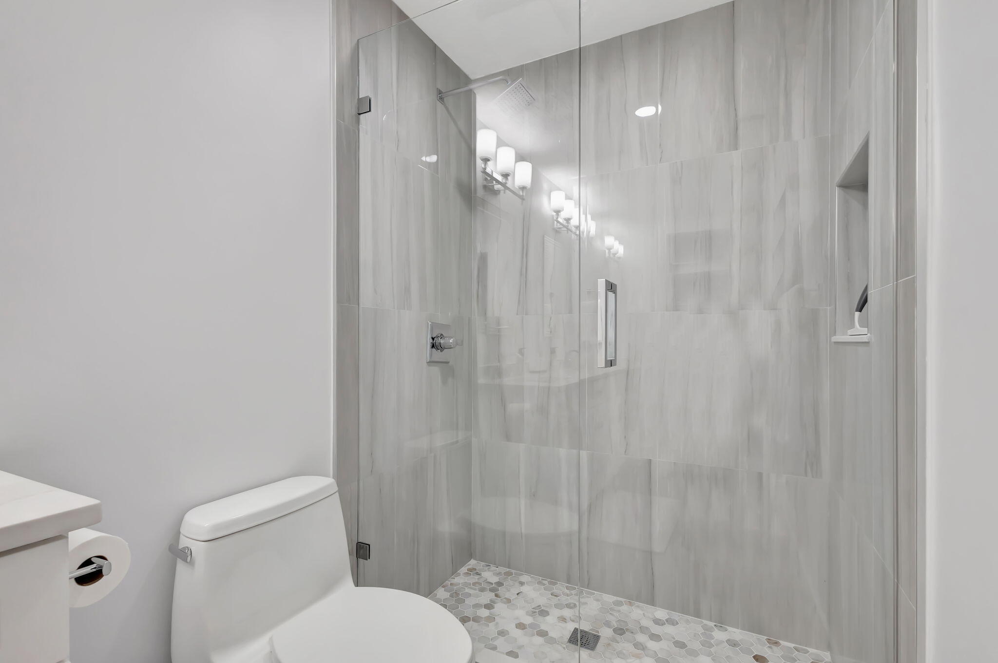 PGA RESORT COMMUNITY PL OF PRESTWICK CHASE UNIT 1 - Residential Lease