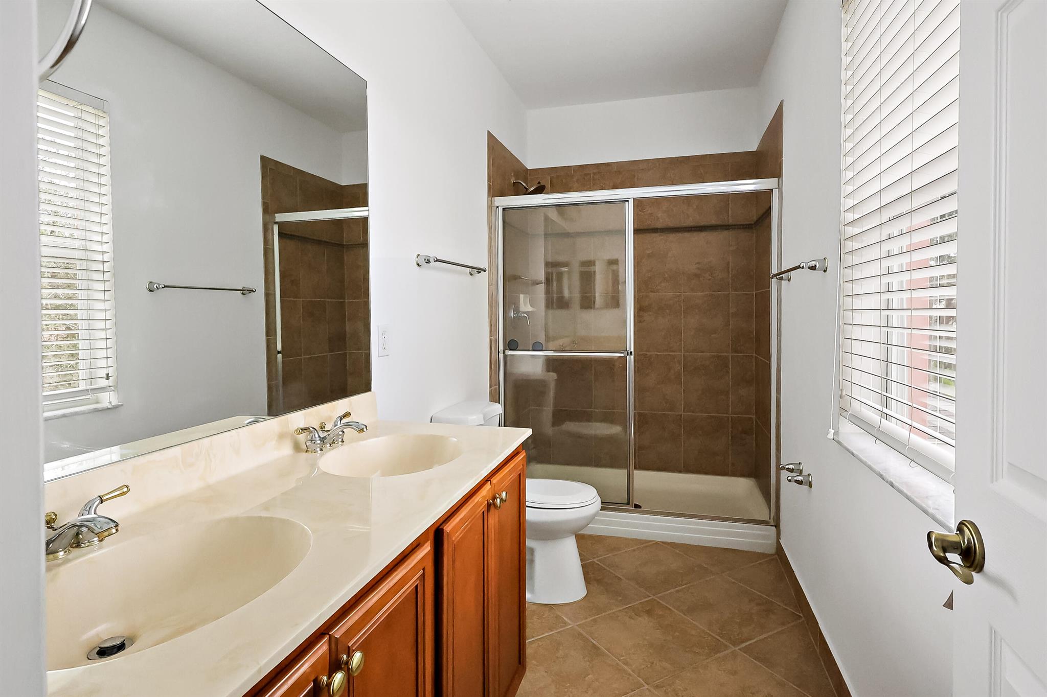 PALM BREEZES CLUB - Residential