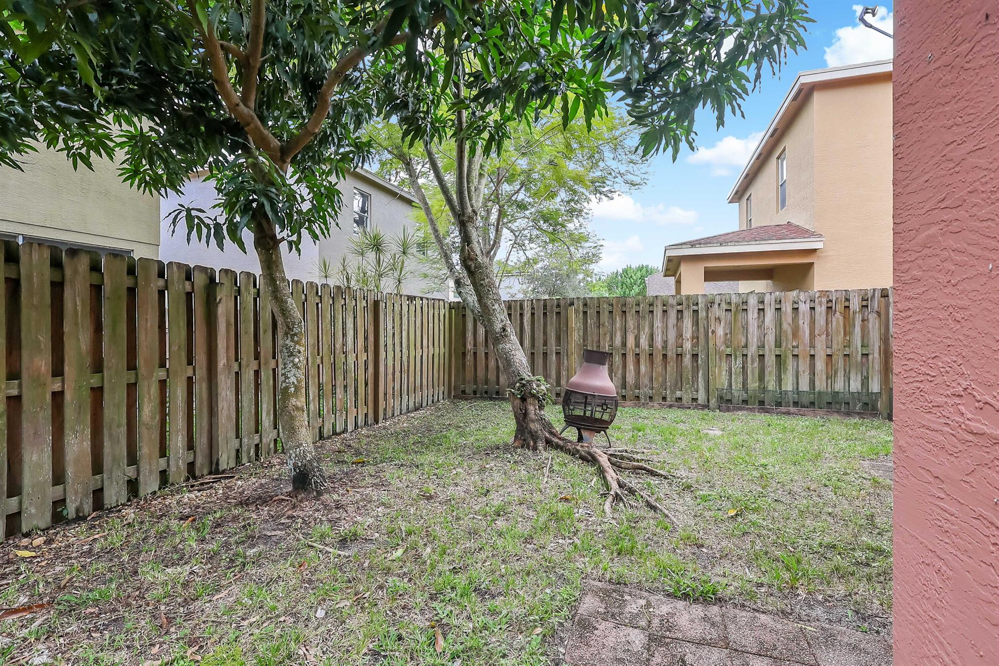 PALM BREEZES CLUB - Residential