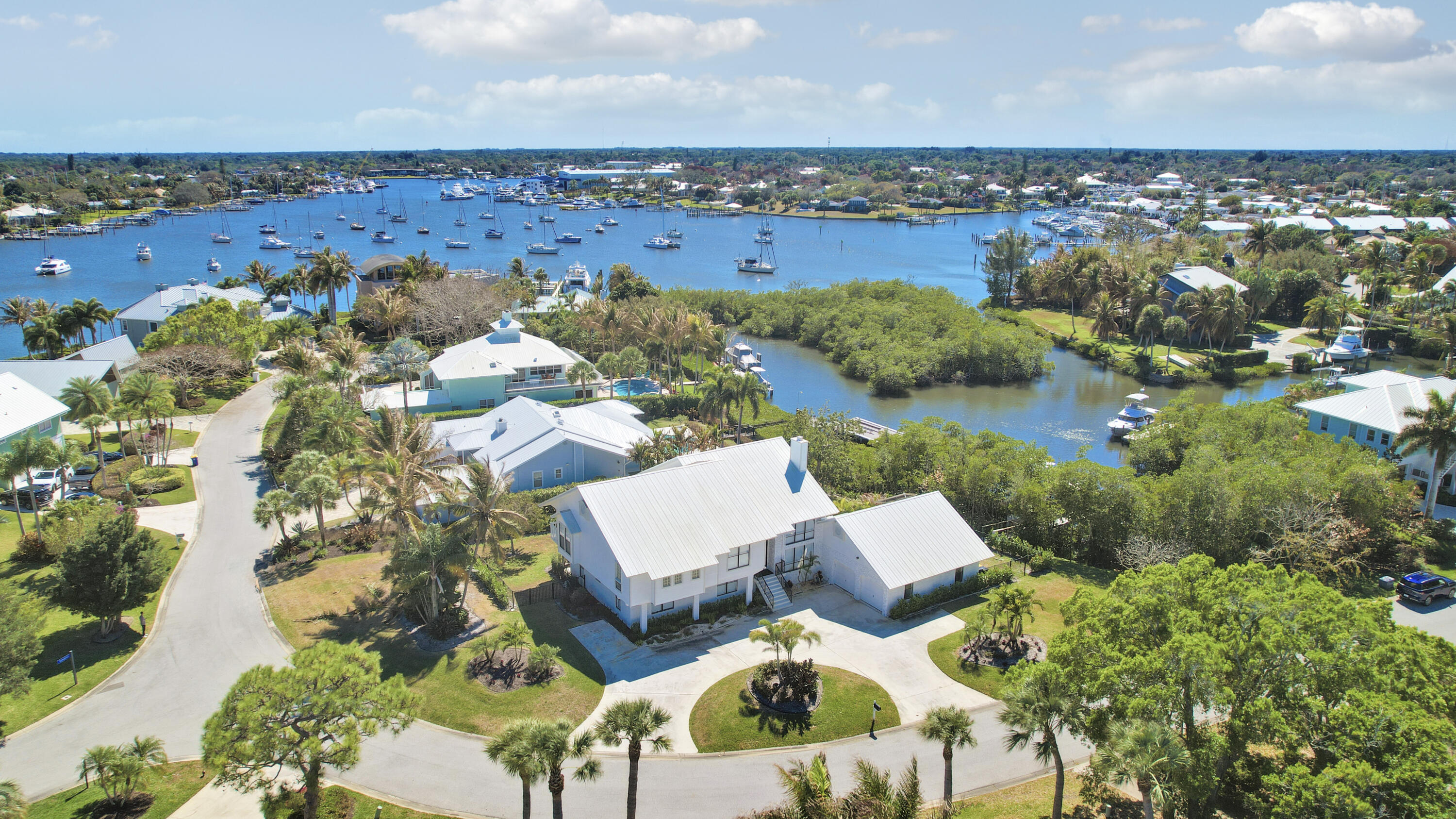 MARINER CAY YACHT CLUB - Residential