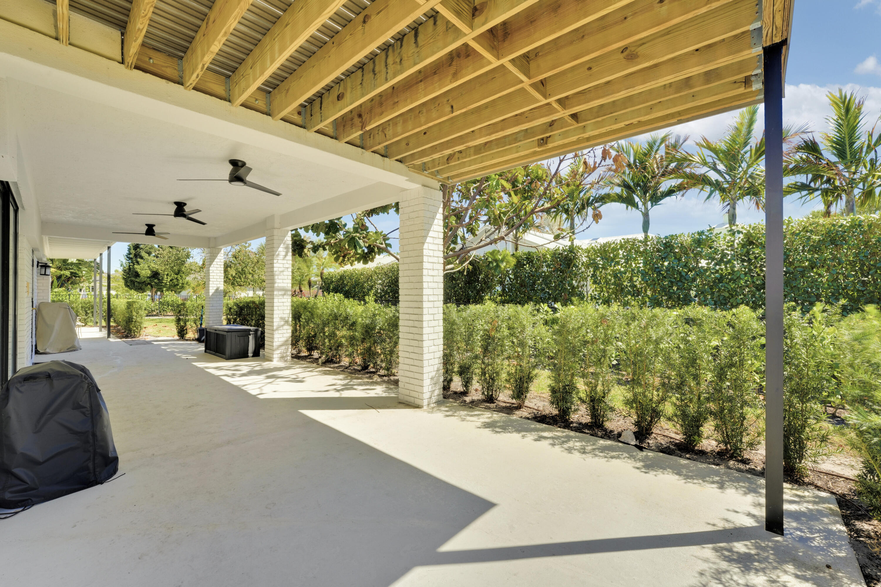 MARINER CAY YACHT CLUB - Residential