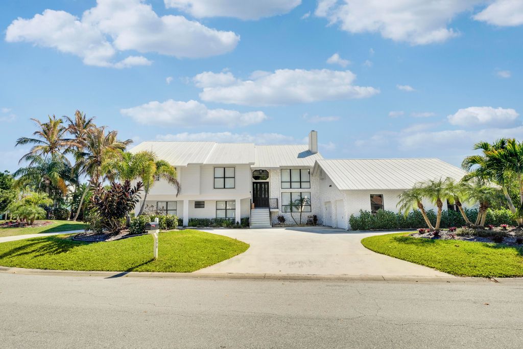 Photo of 4290 SE Whiticar Way, Stuart, FL 34997 (MLS # R11162569)