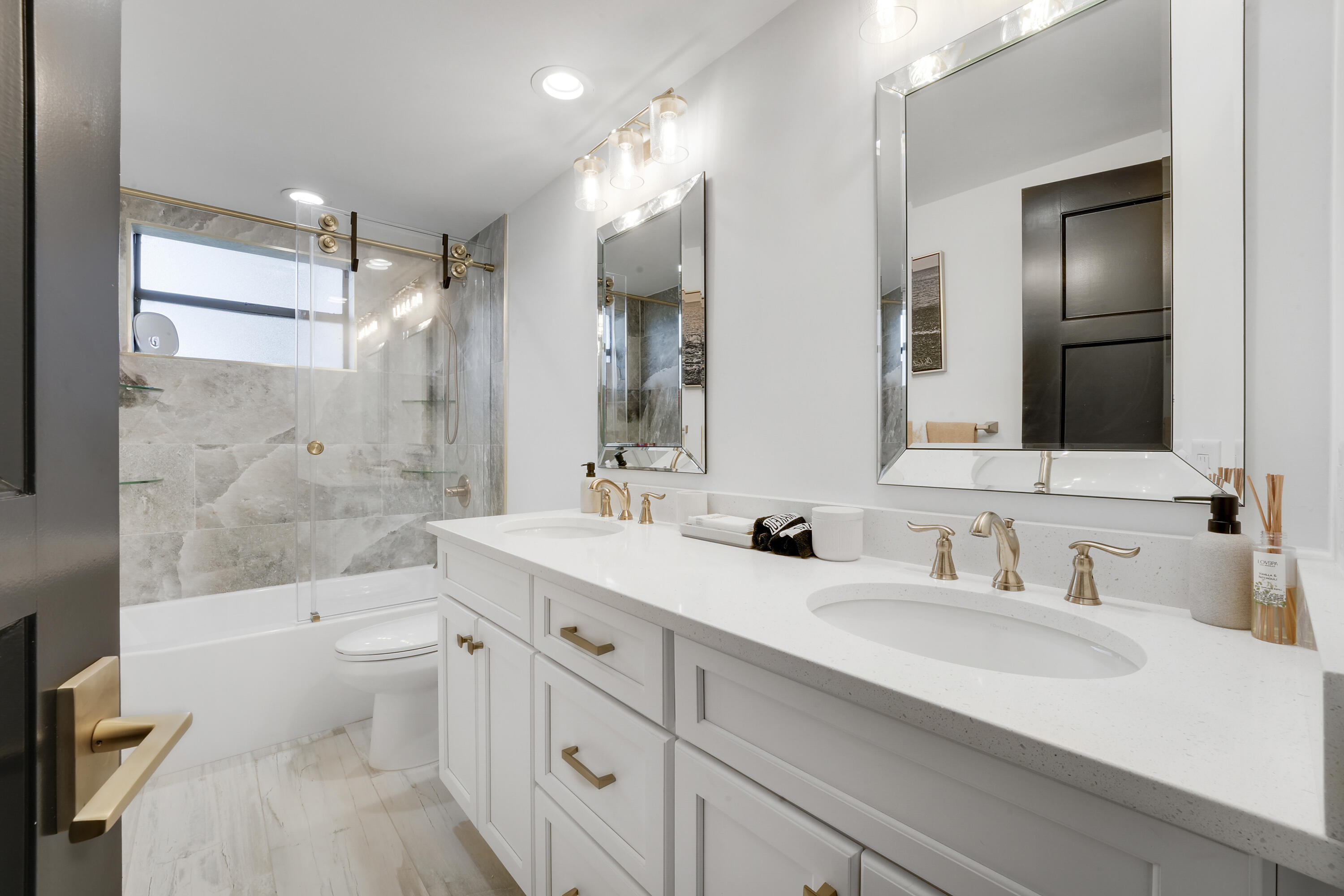 MARINER CAY YACHT CLUB - Residential