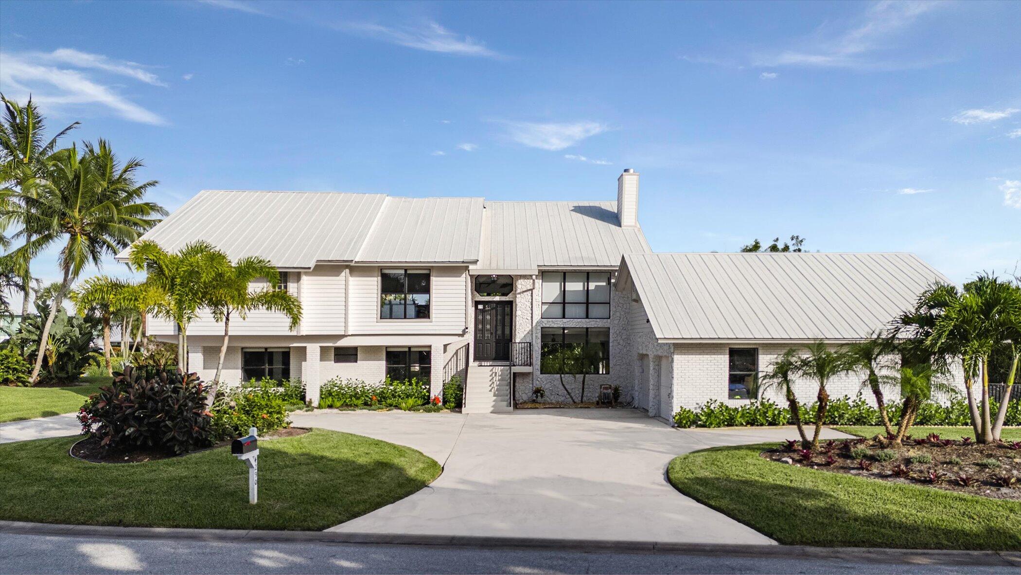 4290 SE Whiticar Way