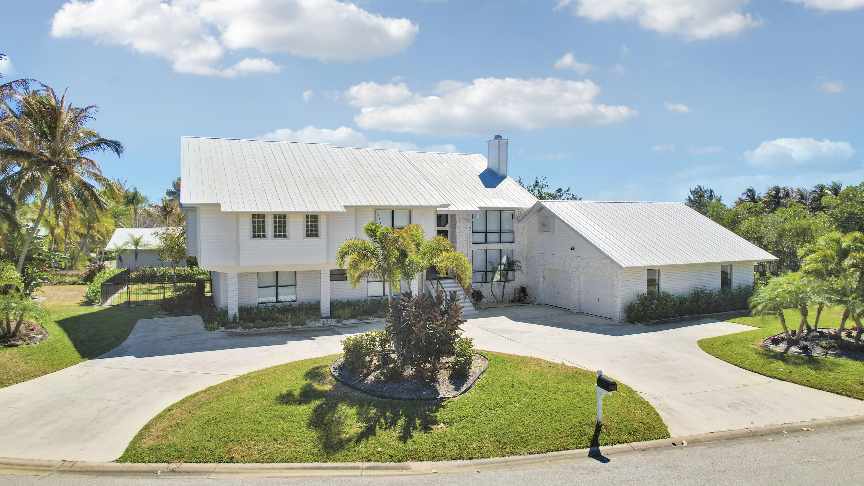 MARINER CAY YACHT CLUB - Residential