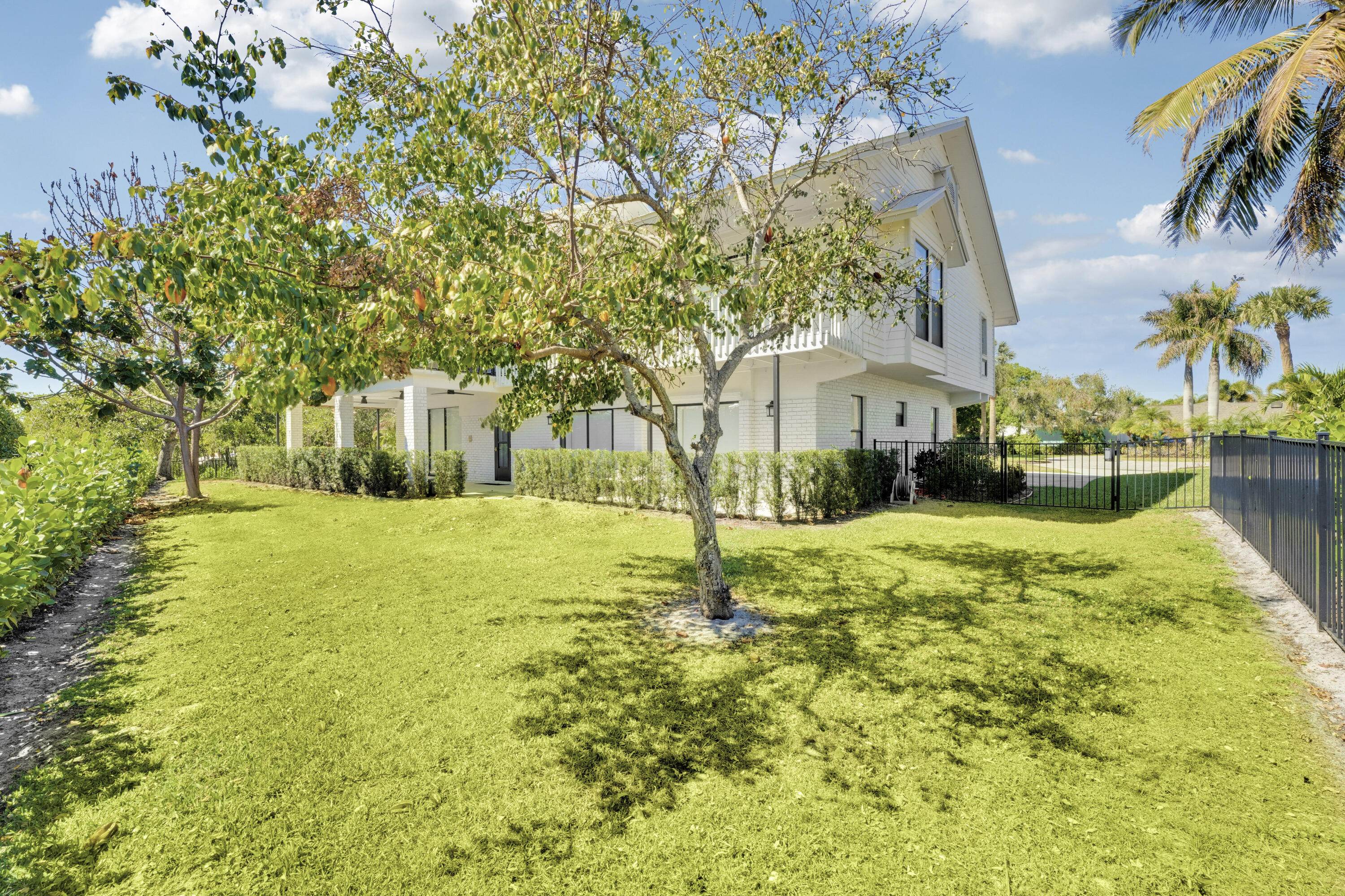 MARINER CAY YACHT CLUB - Residential