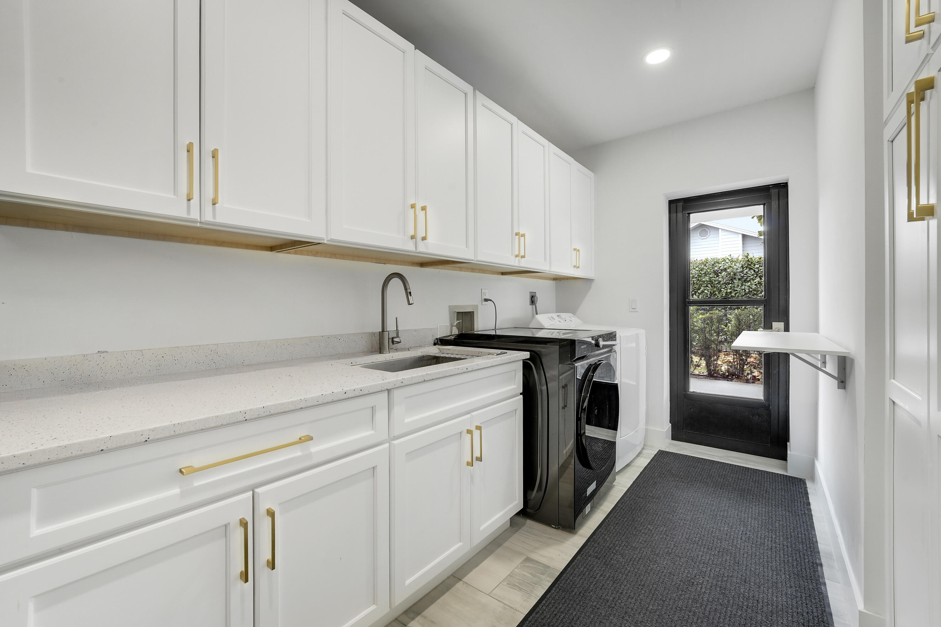 MARINER CAY YACHT CLUB - Residential