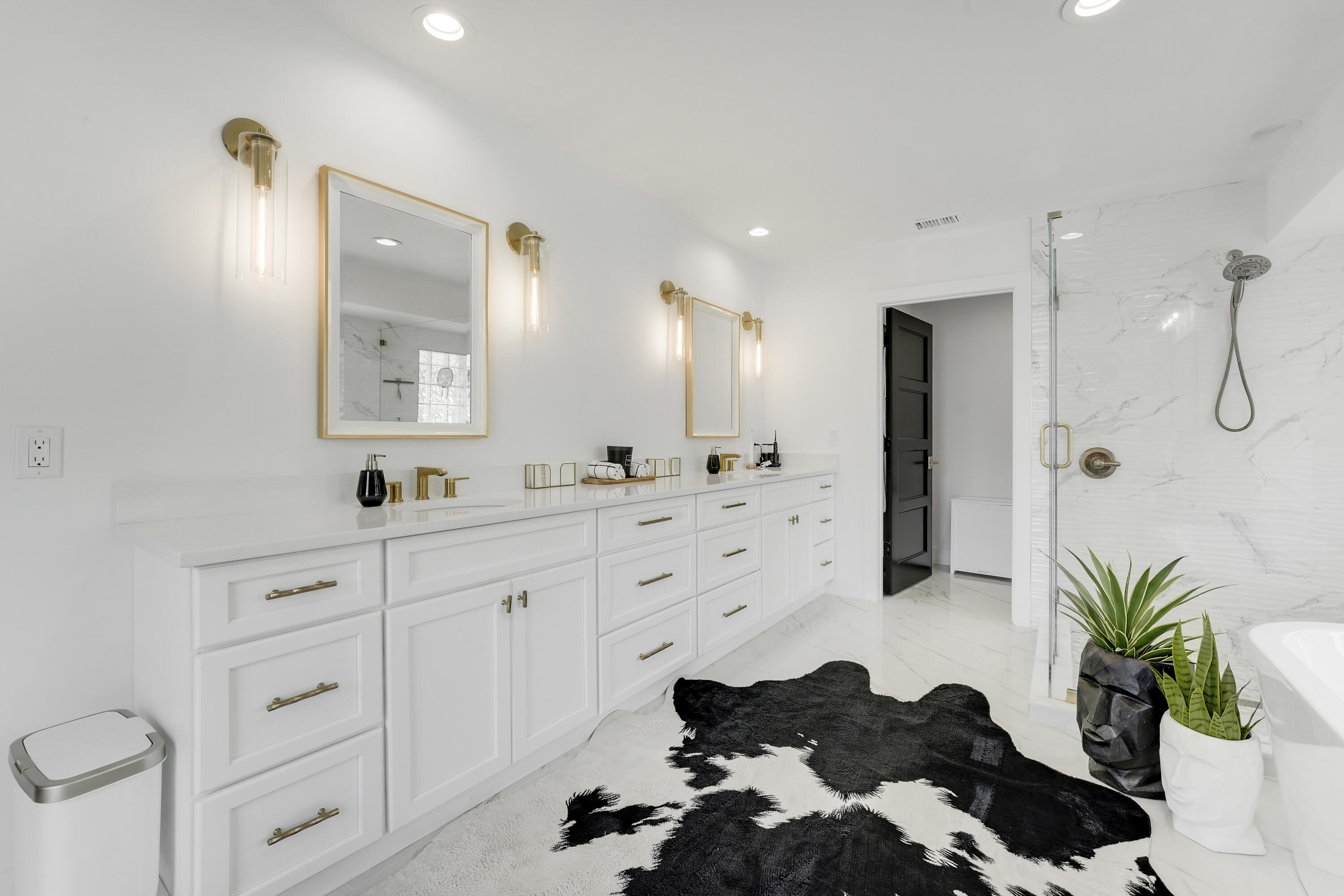 MARINER CAY YACHT CLUB - Residential