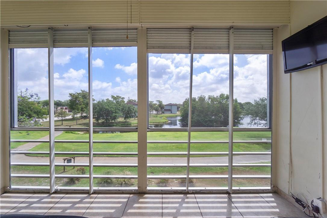 ARROWHEAD CONDO NO VII - Residential Lease