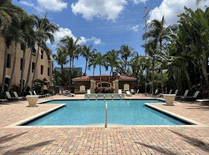 STUNNING 1/1 APARTMENT ON THE QUIETEST SIDE OF THE BUILDING. MINS TO DOWNTOWN WEST PALM BEACH (WALKING DISTANCE). FROM YOUR HUGE BALCONY YOU CAN ENJOY TRANQUILITY WHILE SIPPING ON YOUR TEA OR COFFEE. LUXURY BUILDING WITH NEW WOOD-LAMINATED FLOORING THROUGHOUT THE LIVING ROOM AND DINING. TILE IN BATH AND KITCHEN. IMMACULATELY CLEAN WITH FREE GIGA SPEED INTERNET AND FREE 70 CHANNEL TV AND WATER. CALL AGENT TODAY FOR MORE INFO