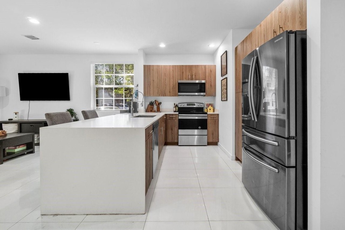 1030 Crystal Way 104