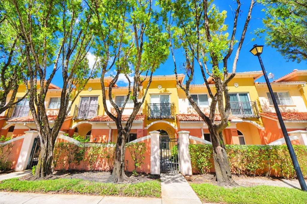 Photo of 1405 S Santa Catalina Circle, North Lauderdale, FL 33068 (MLS # B26091426)
