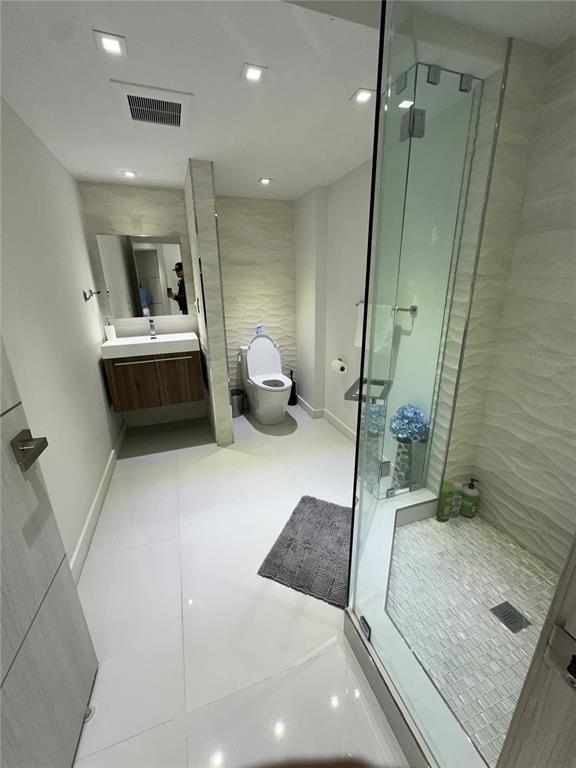 TURNBERRY ISLE SOUTH COND - Residential Lease