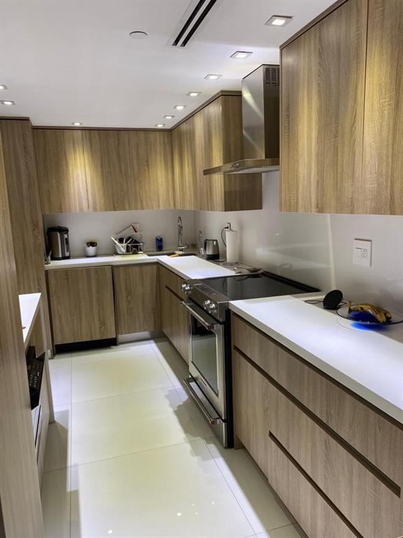 TURNBERRY ISLE SOUTH COND - Residential Lease