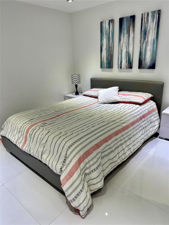 TURNBERRY ISLE SOUTH COND - Residential Lease